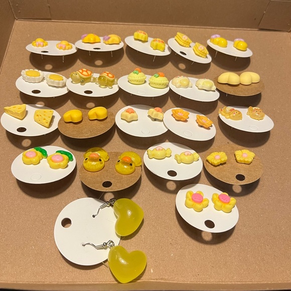 #11 NEW Handmade BIG Yellow Earrings Set - Picture 3 of 8